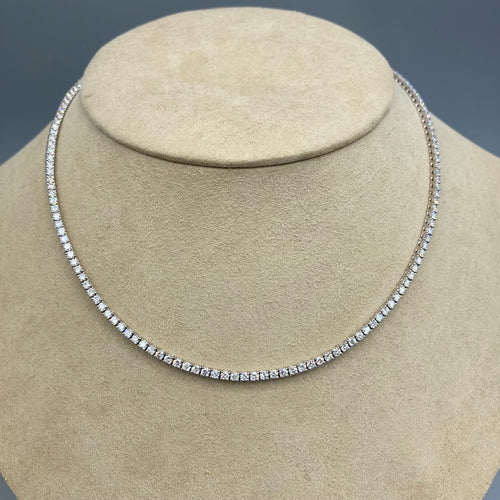 Chaîne de tennis en diamant sertie sur or blanc 14 carats