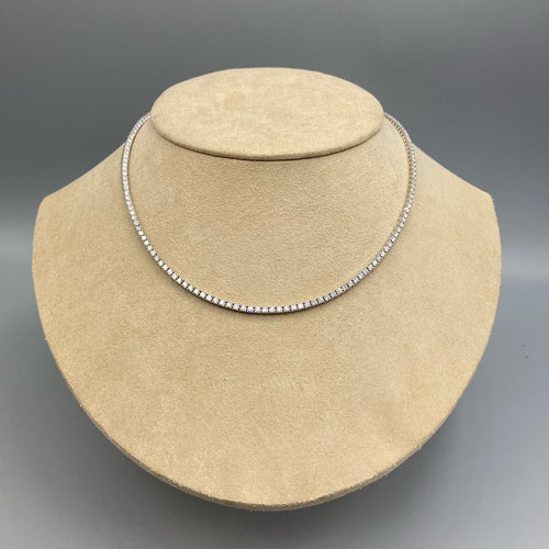 Chaîne de tennis en diamant sertie sur or blanc 14 carats