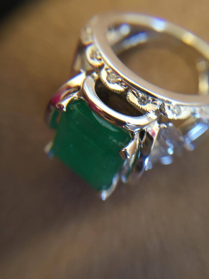 14k White Gold Emerald Diamond Ring
