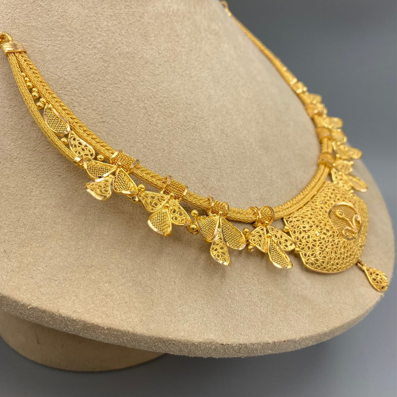 Indian Handmade 21k Yellow Gold Artisanal Necklace