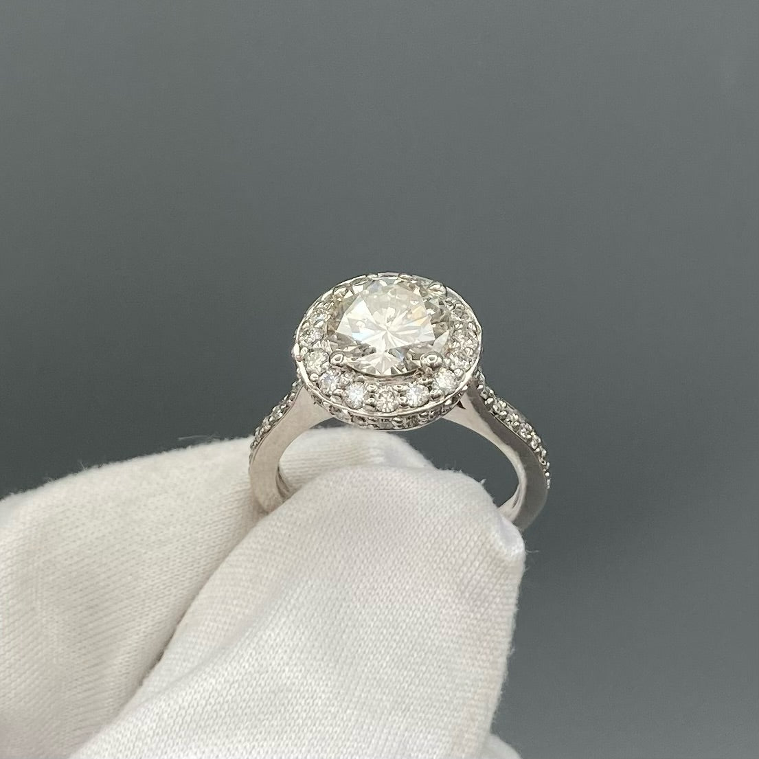 Bague de fiançailles en diamant naturel brillant rond de clarté I couleur I1 de 1.40 carats, or blanc 18 carats