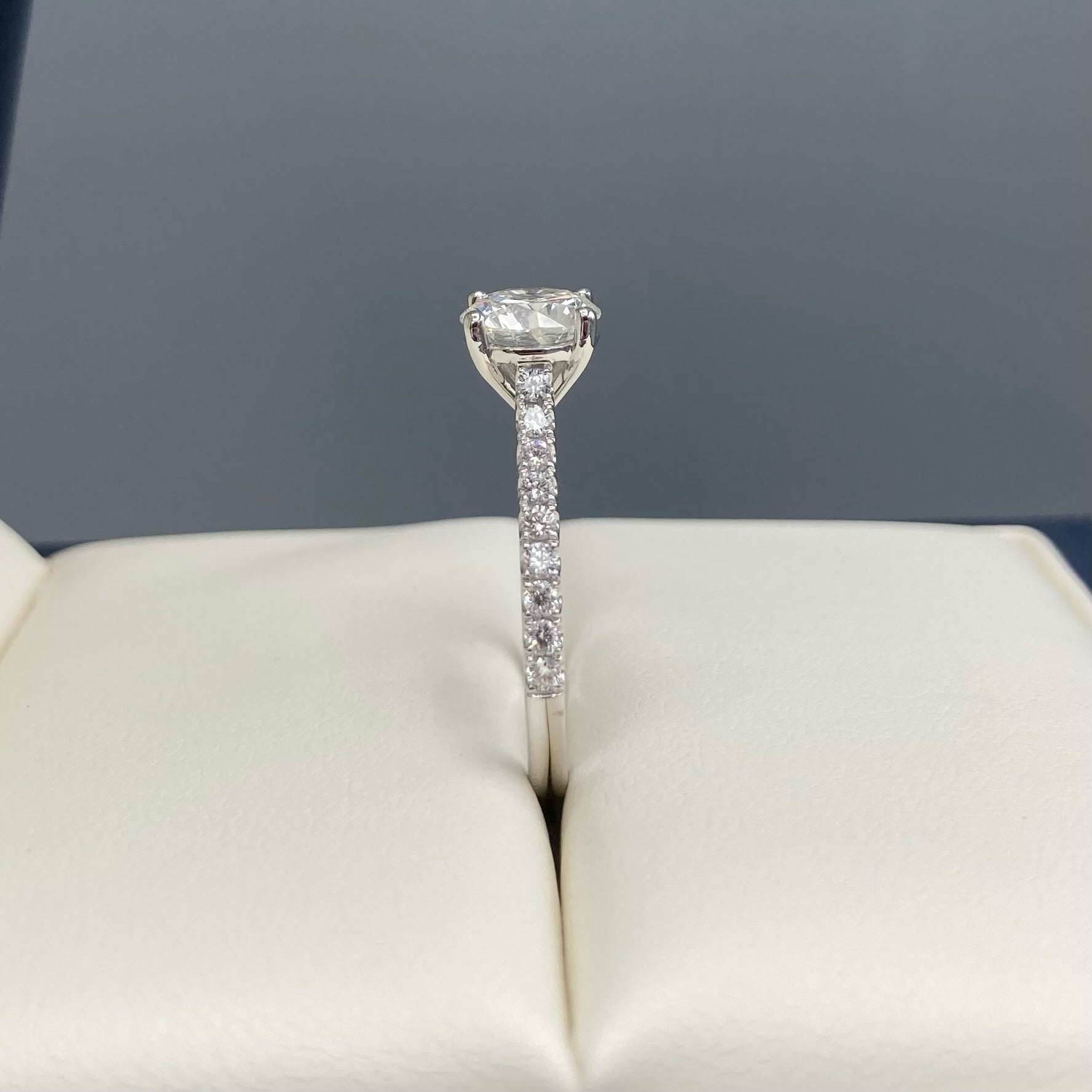 Bague de fiançailles en diamant naturel brillant rond 1,26 carat F SI2-I1 en or blanc 18 carats