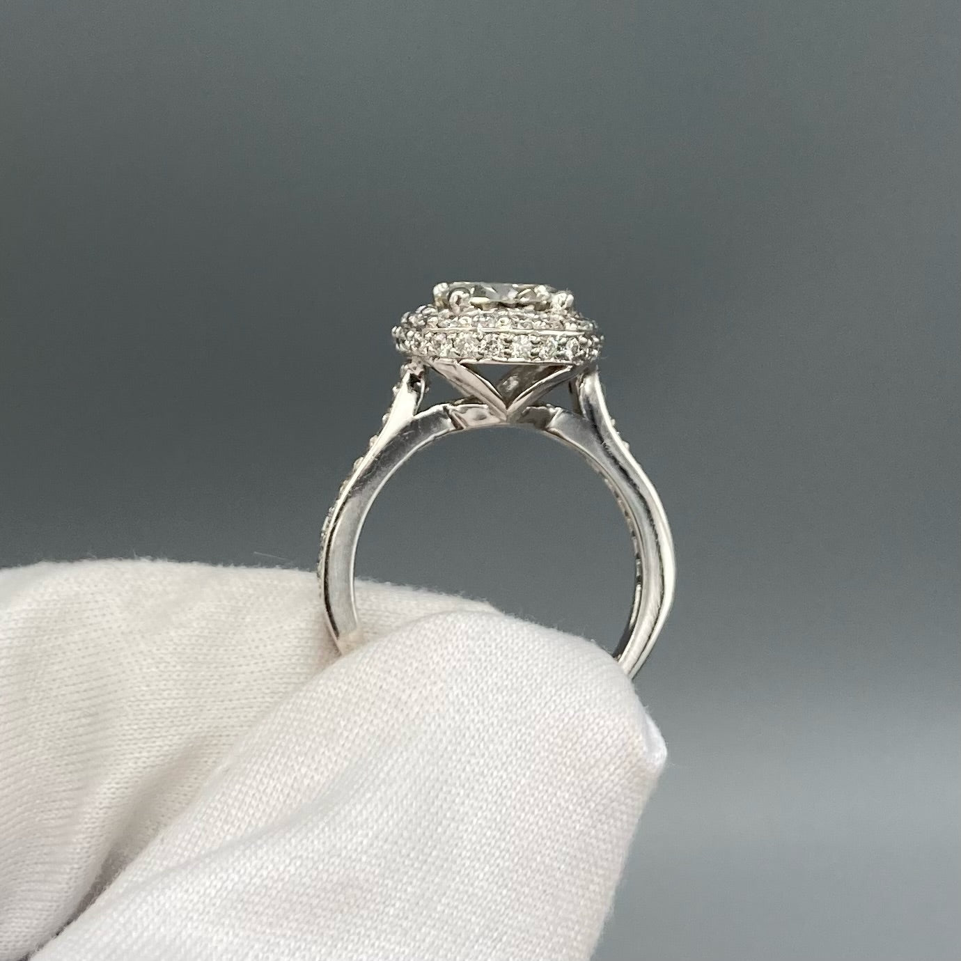 1.40 Carat I Colour I1 Clarity Round Brilliant Natural Diamond Engagement Ring 18k White Gold