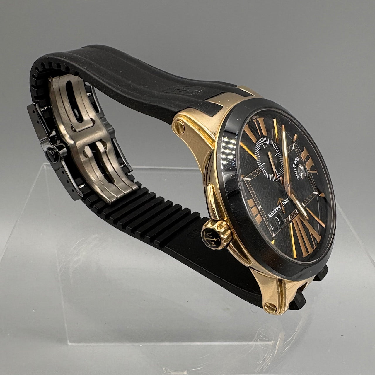 Montre Ulysse Nardin Executive Dual Time 246-00