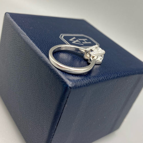 Bague de fiançailles en platine avec logo diamant HW solitaire avec pierre centrale E-VVS2 de 1,10 carat Harry Winston