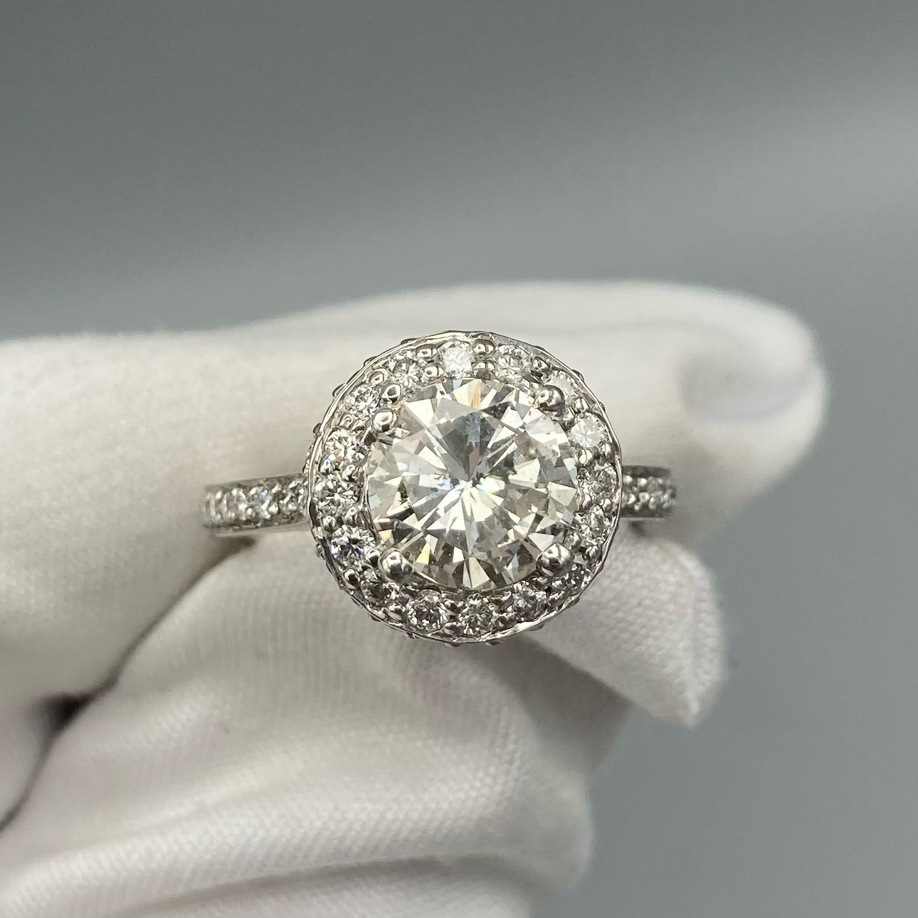 Bague de fiançailles en diamant naturel brillant rond de clarté I couleur I1 de 1.40 carats, or blanc 18 carats