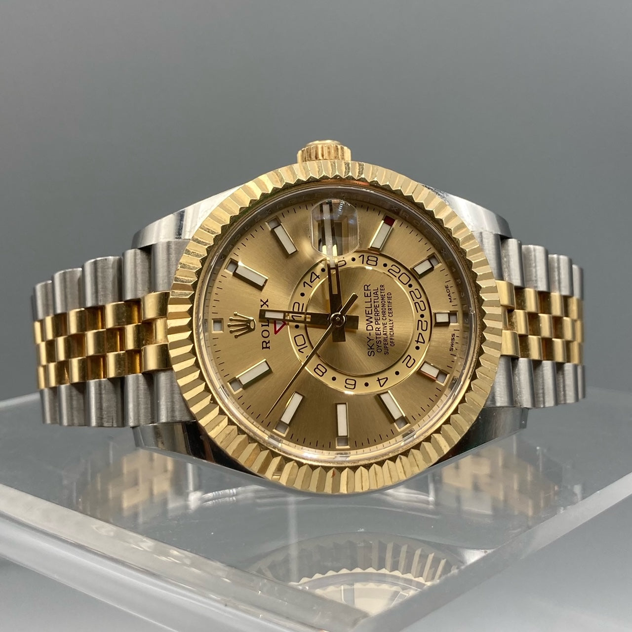 Rolex Sky-Dweller 42 mm, Steel and Yellow Gold Jubilee 326933