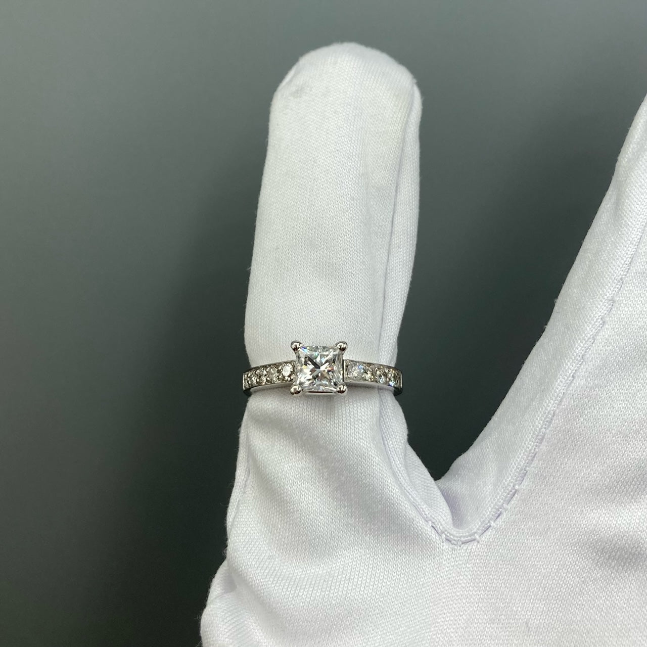 Bague de fiançailles en diamant naturel taille princesse, couleur FG SI2, clarté princesse, 1.02 carat, platine