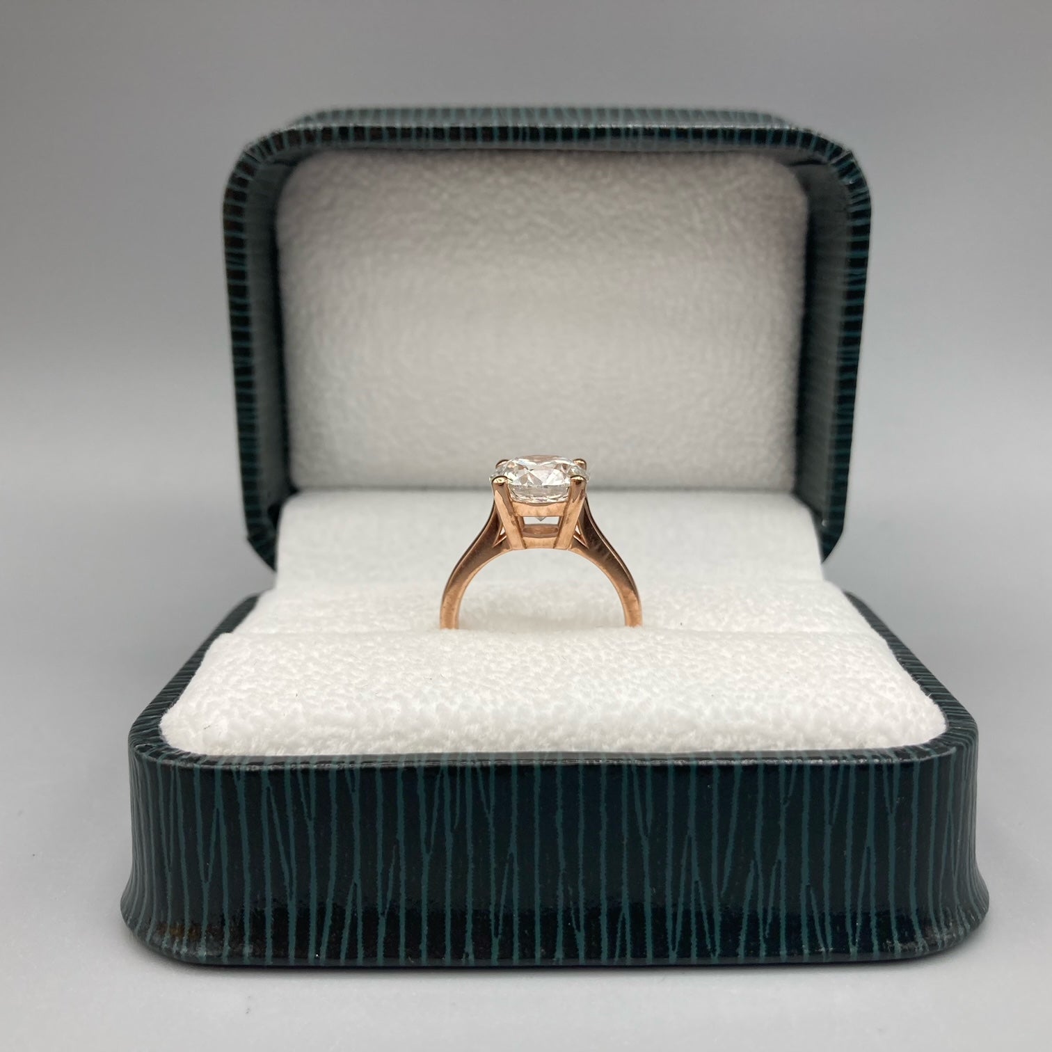 3.55 Carat H SI1 Round Brilliant Lab-Grown Diamond Engagement Ring 10k Gold