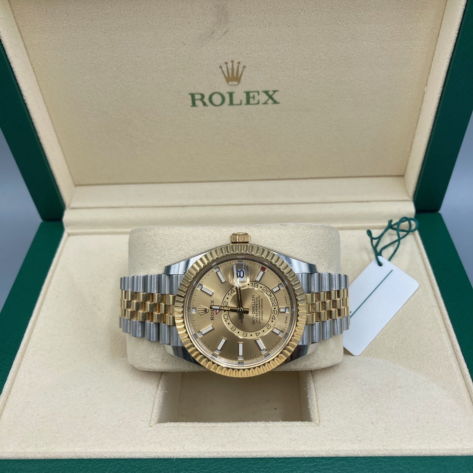 Rolex Sky-Dweller 42 mm, acier Oystersteel et or jaune 326933