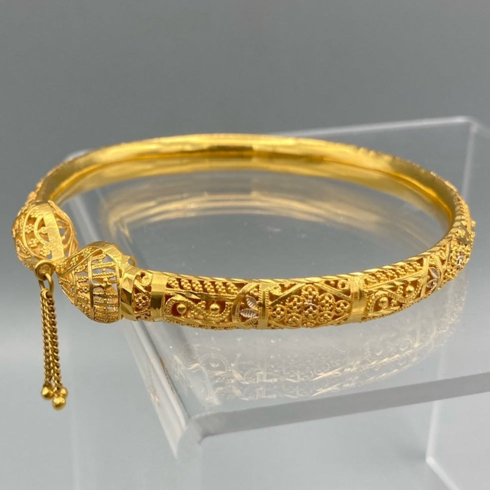Indian Artisanal Bangle Crafted In 22k Yellow Gold