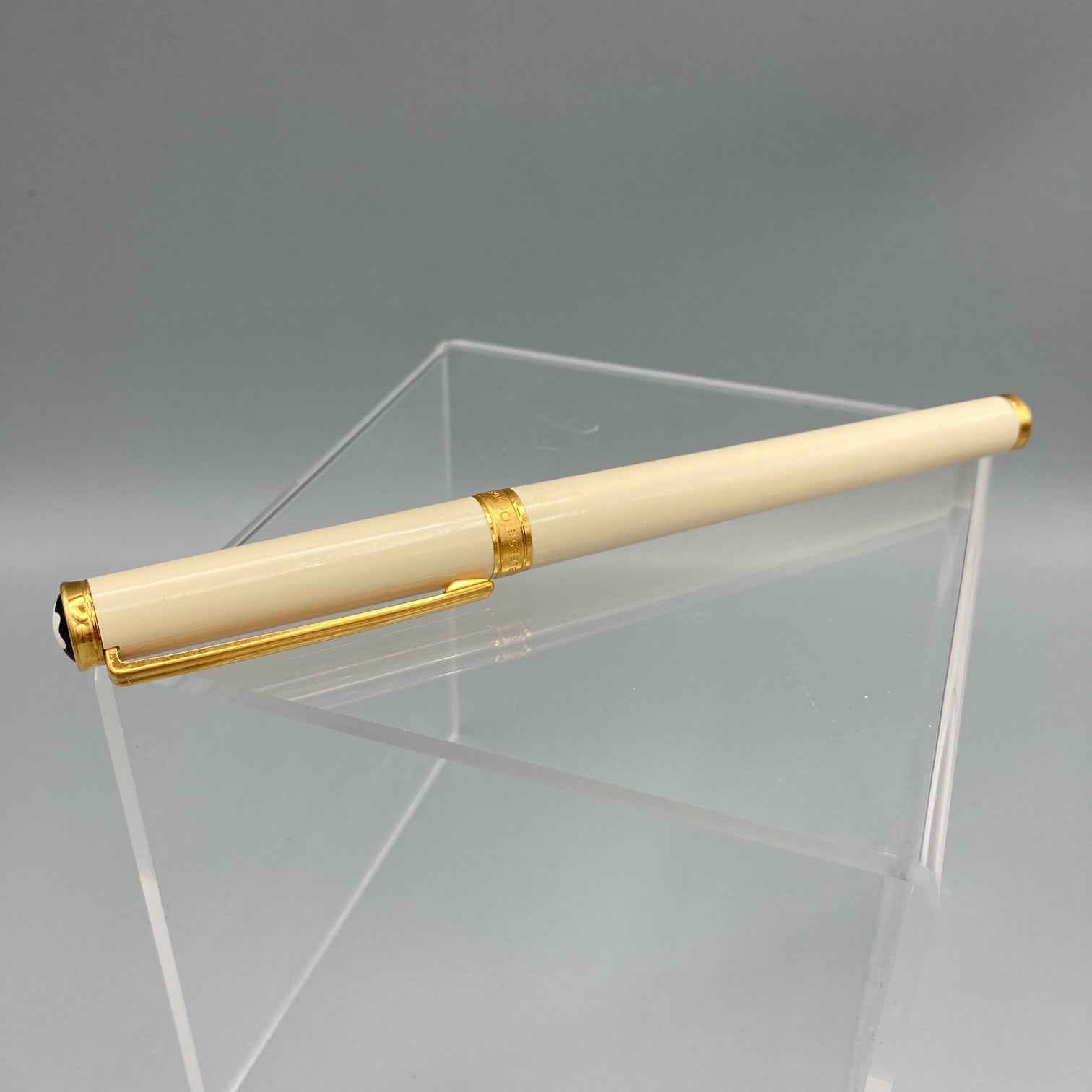 Montblanc Noblesse Oblige Ivory Cream Pencil and Fountain Pen Set