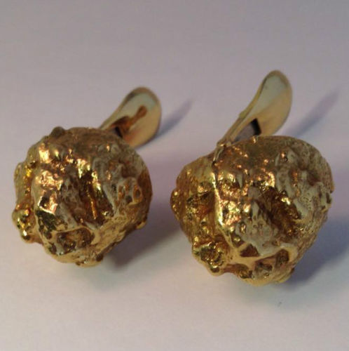 David Webb Boucles d'oreilles clip pépite dôme en or jaune 18 carats