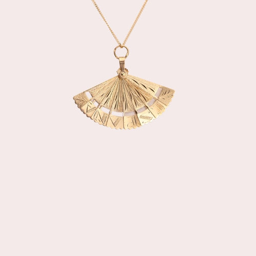 Vintage Folding Fan Charm Pendant in 14k Gold
