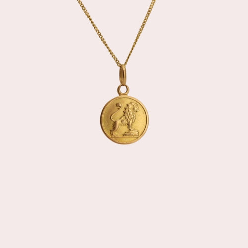 Leo Gold Zodiac Pendant in 18k Gold