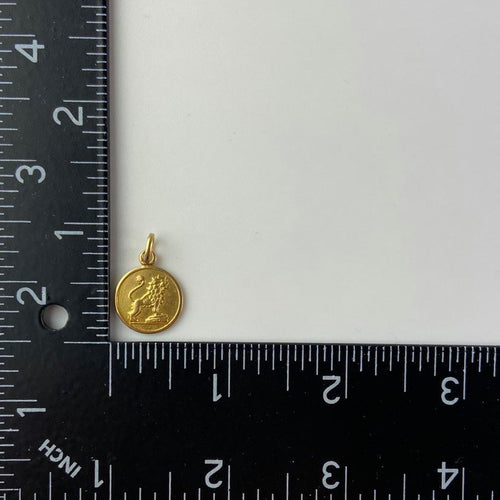 Leo Gold Zodiac Pendant in 18k Gold