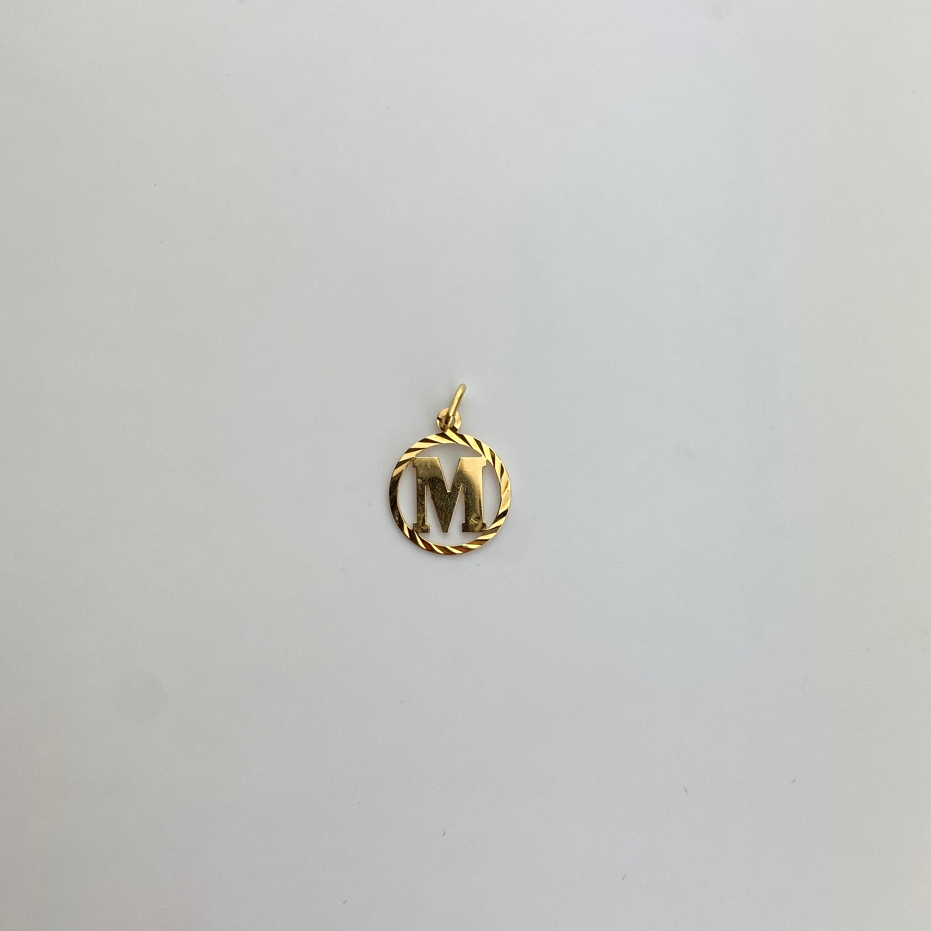 Pendentif Vintage Lettre M Or 18K