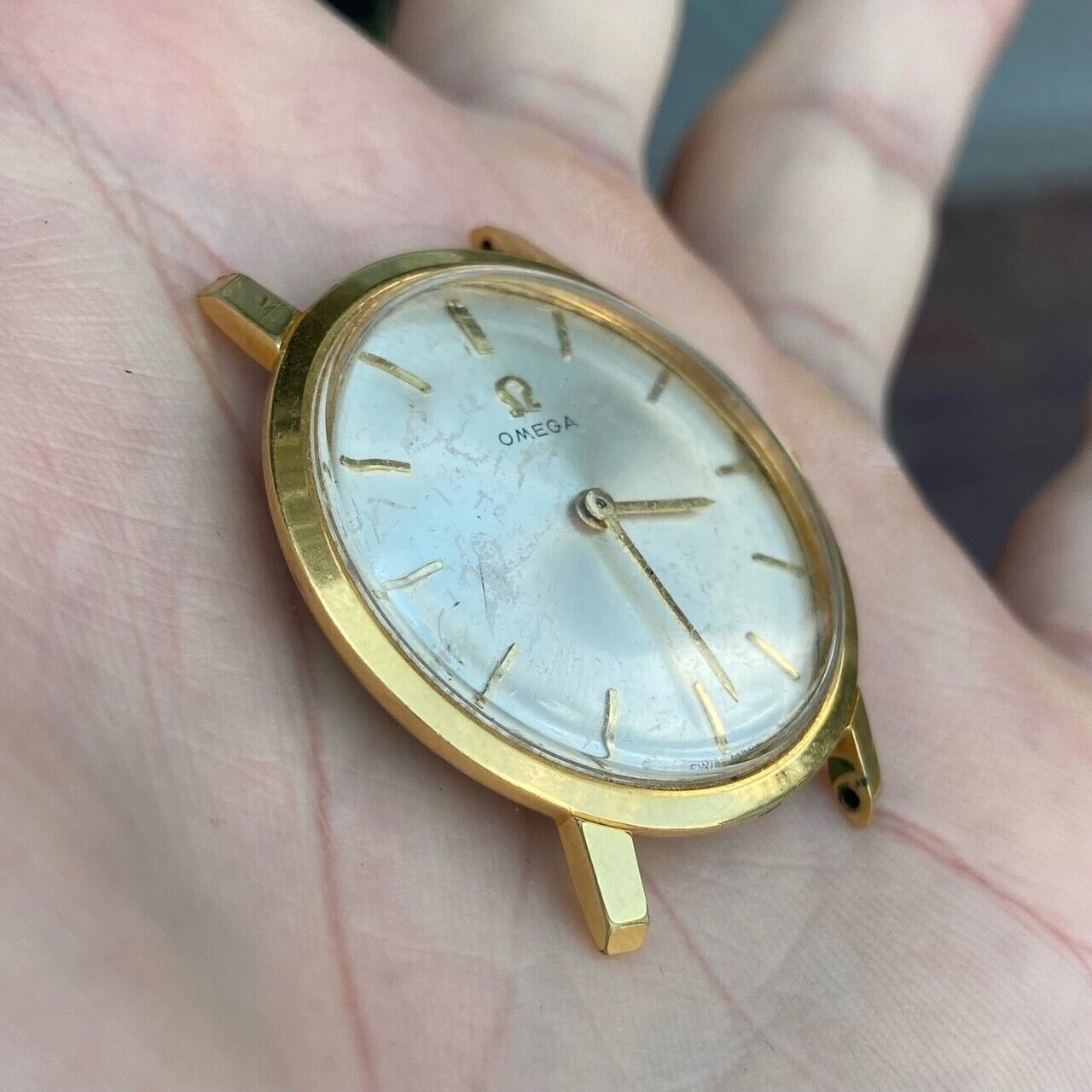 Montre Vintage Omega à remontage manuel 111.046