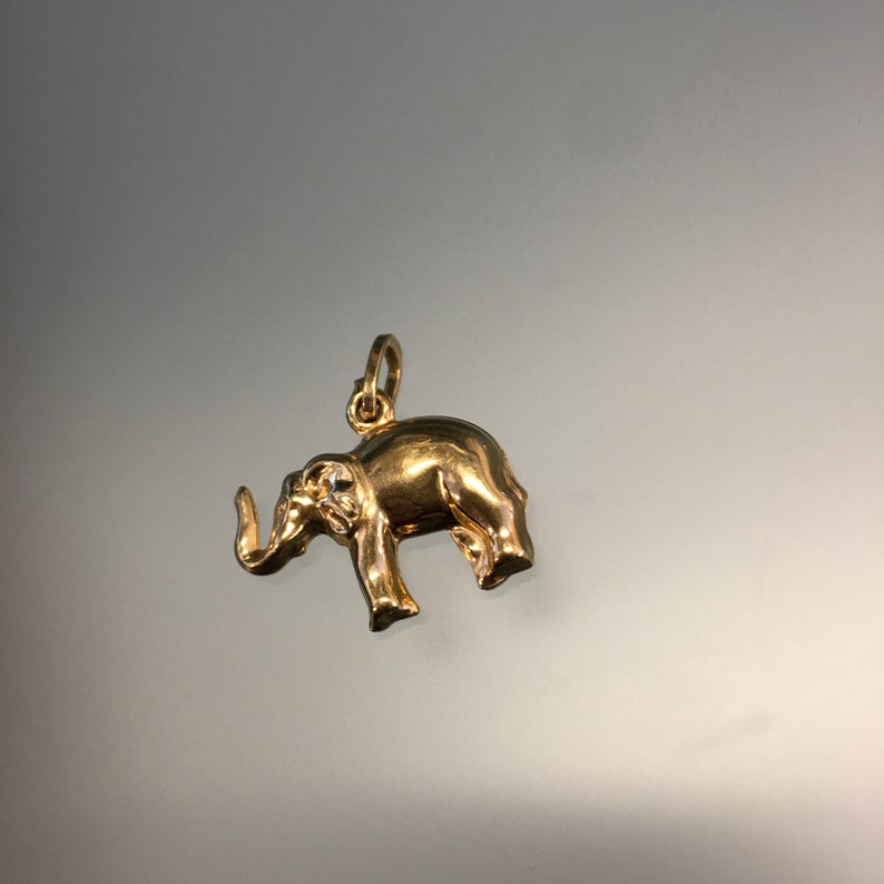 Vintage Elephant Pendant in Italian 18k Gold