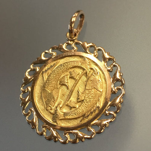 Vintage Pisces Zodiac Pendant in 18k 750 Yellow Gold