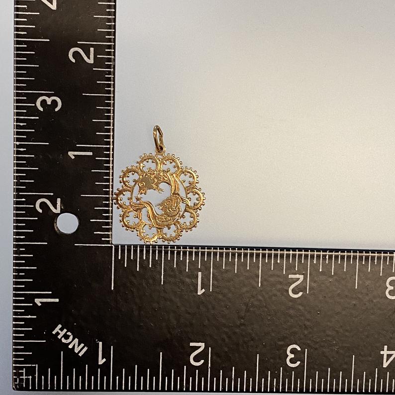 Pisces Gold Vintage Zodiac Pendant in 14k