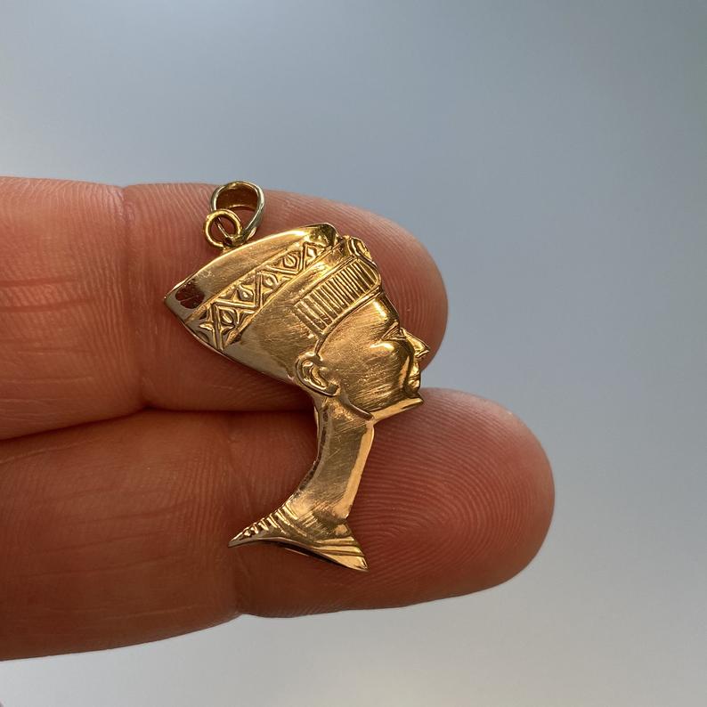 Pendentif Cléopâtre vintage en or 10k Néfertiti reine égyptienne