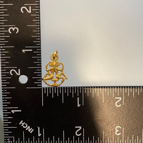 Gemini Gold Vintage Zodiac Pendant in 18k