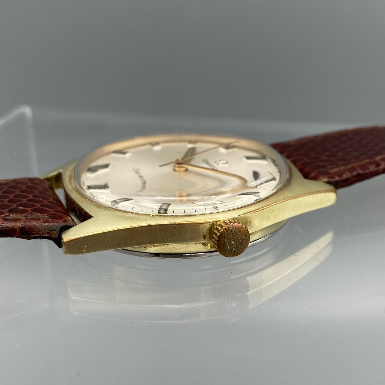 Vintage Omega Geneve Manual Wind Watch 136.041