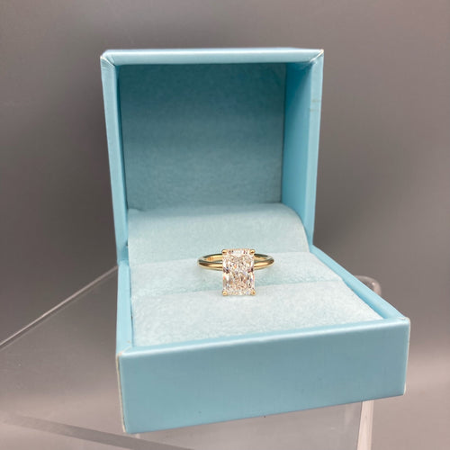2,77 carats au total G VVS2 Bague de fiançailles en diamant certifié GIA taillée en laboratoire avec halo caché en or 18 carats