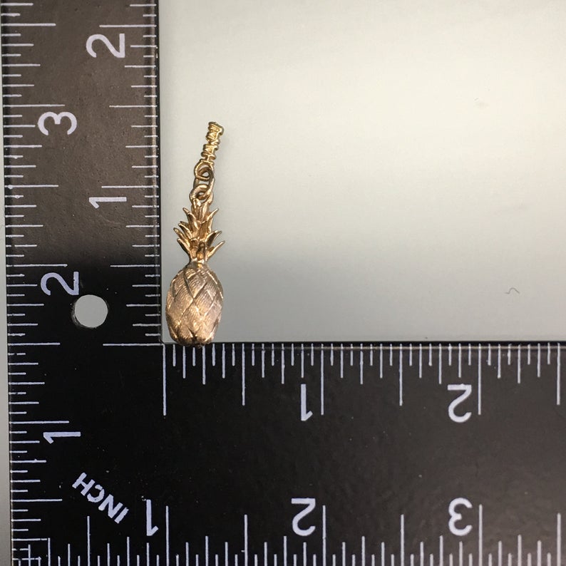 Vintage 3D Gold Pineapple Pendant Or Charm in 14k Gold